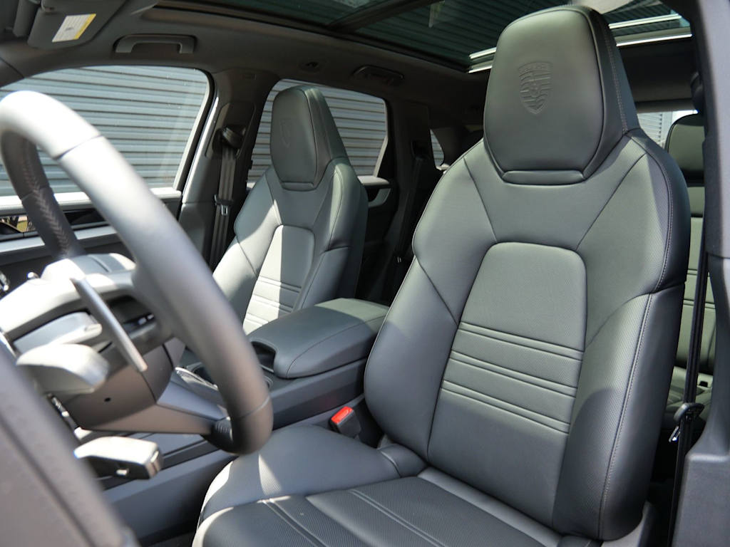 Thumbnail: 2026 Porsche Cayenne - 7