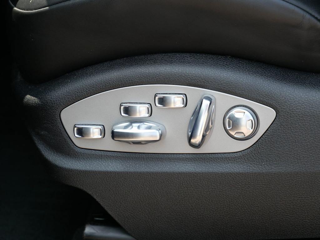 Thumbnail: 2022 Porsche Macan - 16