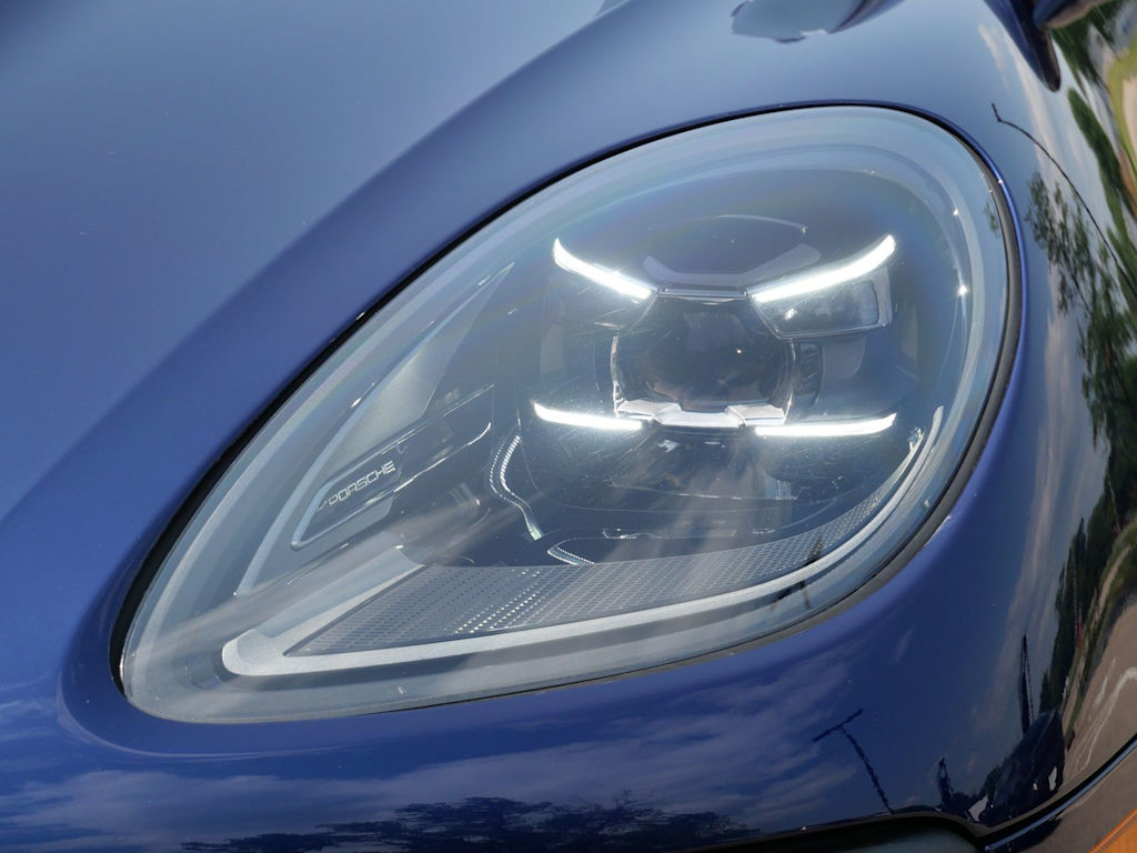Thumbnail: 2022 Porsche Macan - 13