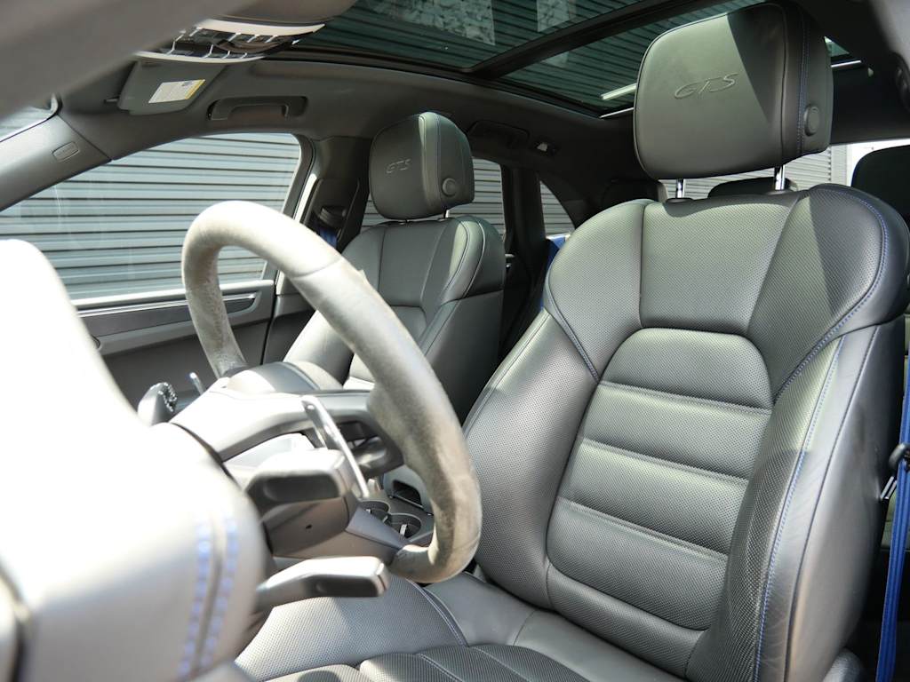 Thumbnail: 2022 Porsche Macan - 7