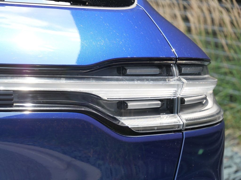 Thumbnail: 2022 Porsche Macan - 14
