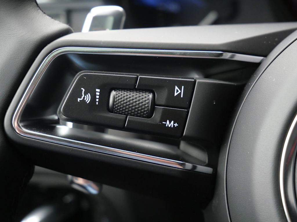 Thumbnail: 2026 Porsche Macan - 23