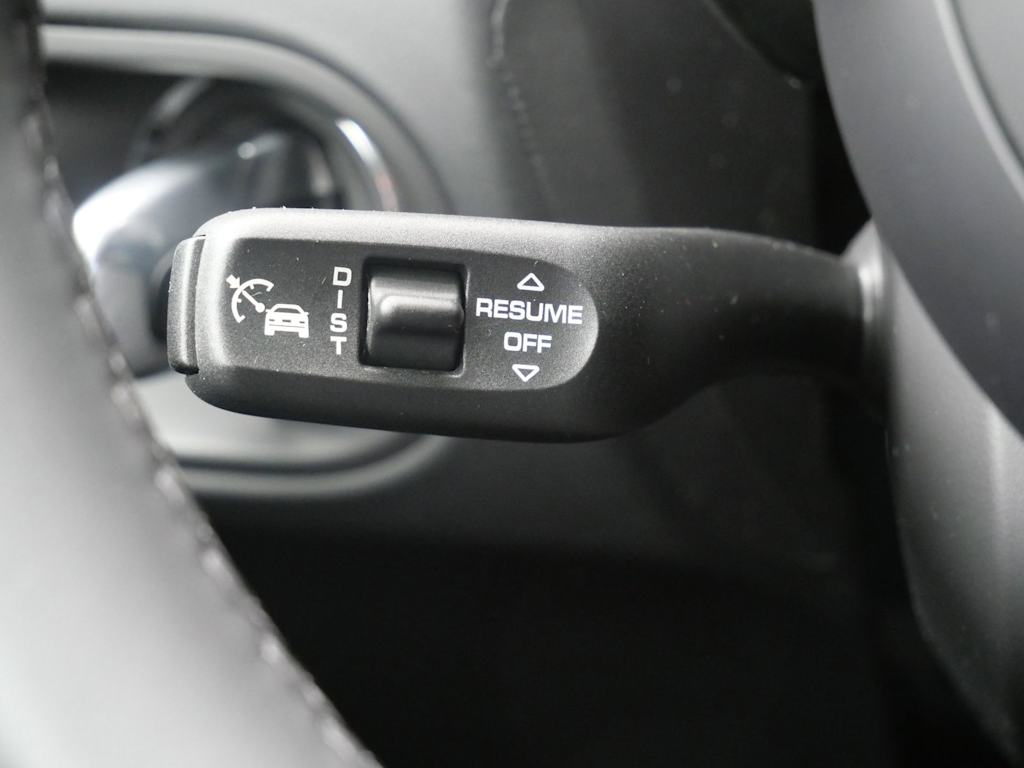 Thumbnail: 2026 Porsche Macan - 24