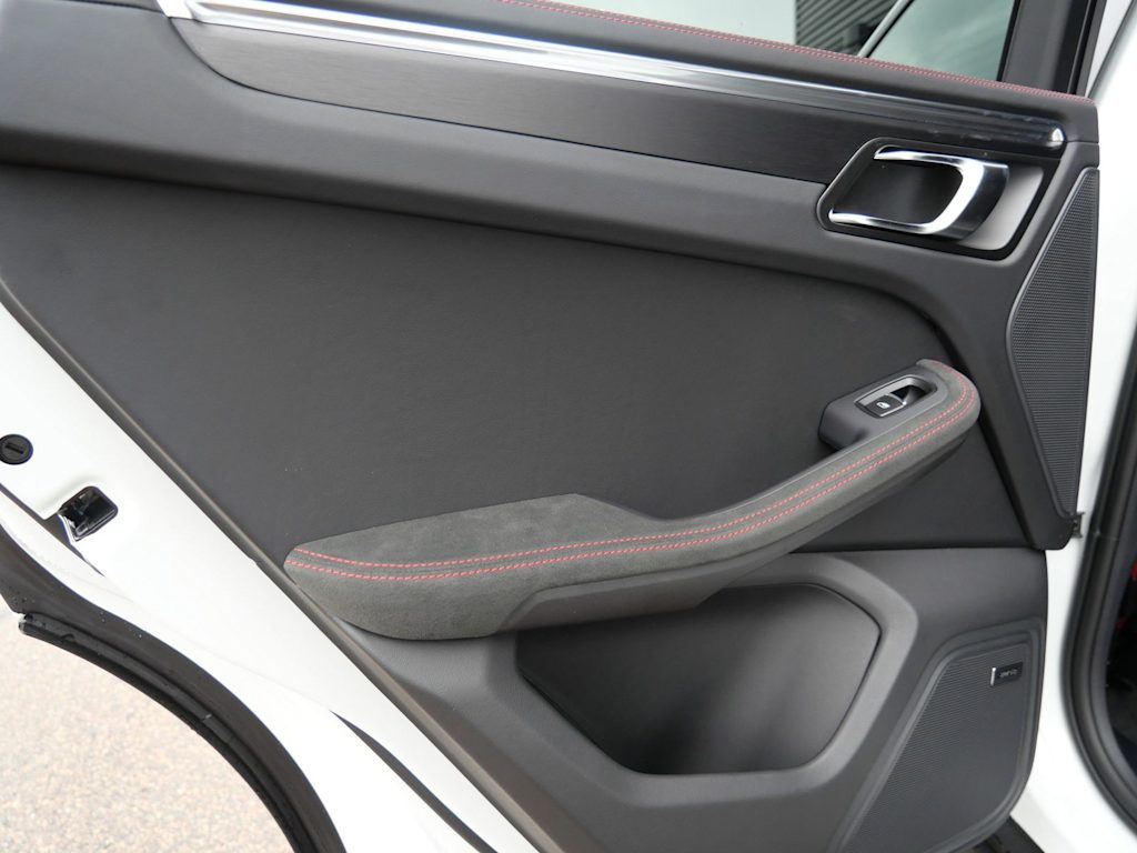 Thumbnail: 2026 Porsche Macan - 14