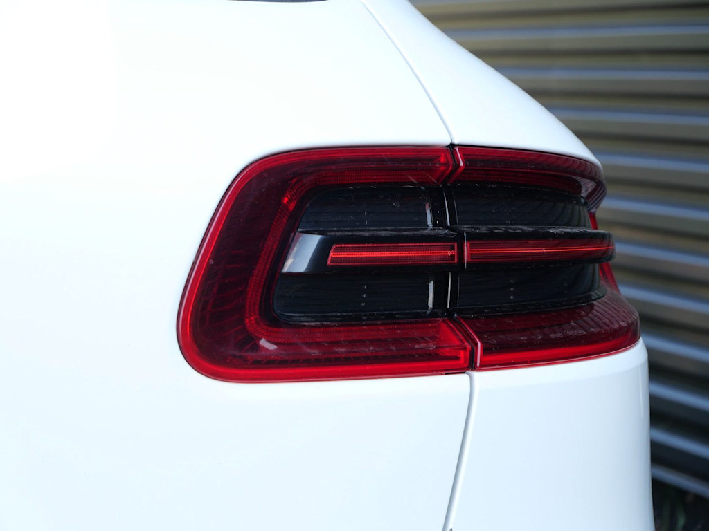 Thumbnail: 2018 Porsche Macan - 12