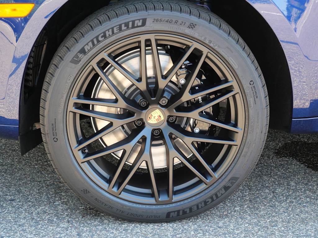 Thumbnail: 2026 Porsche Macan - 5