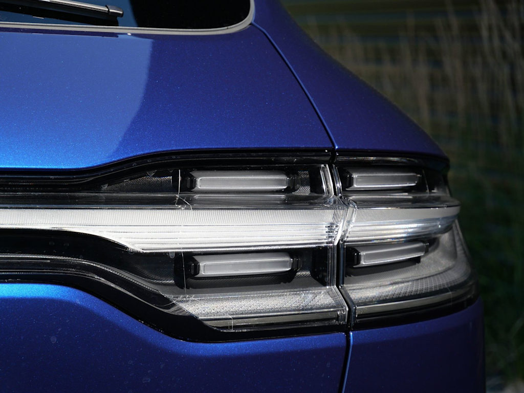 Thumbnail: 2026 Porsche Macan - 12