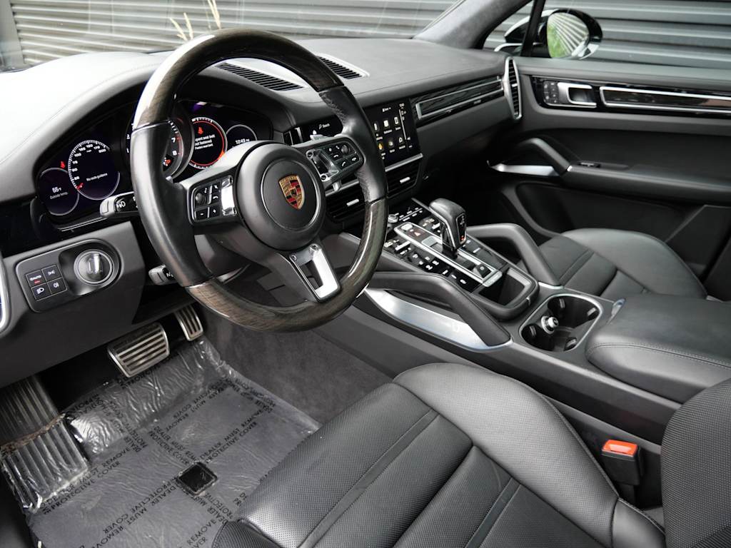 Thumbnail: 2022 Porsche Cayenne - 2