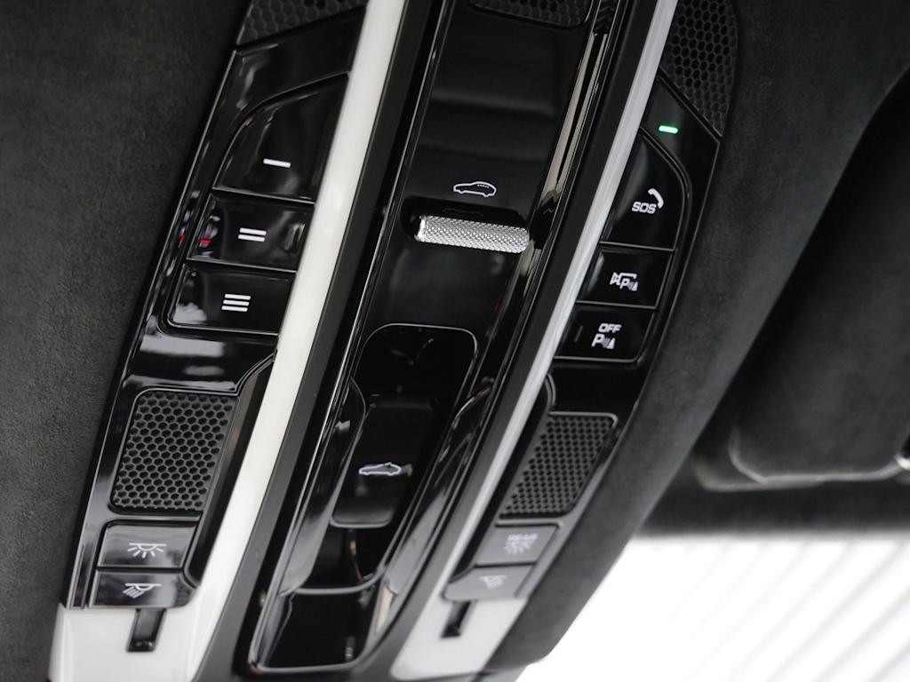 Thumbnail: 2022 Porsche Cayenne - 22