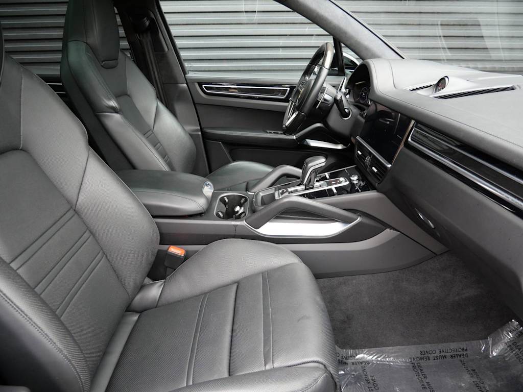 Thumbnail: 2022 Porsche Cayenne - 8