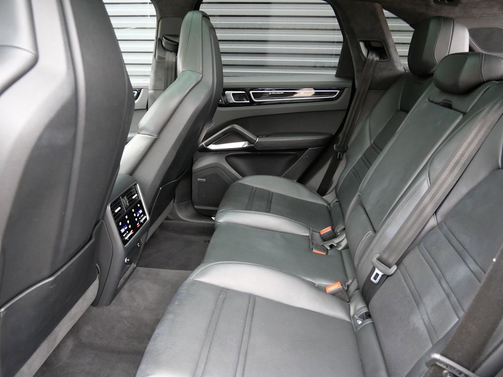 Thumbnail: 2022 Porsche Cayenne - 10