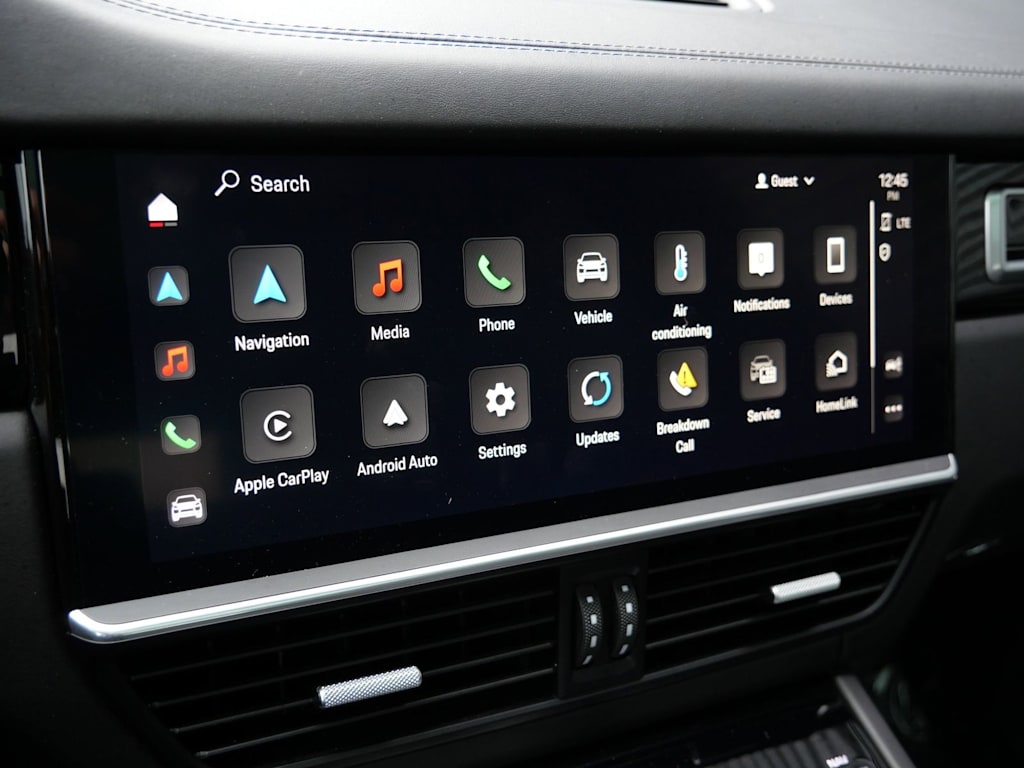 Thumbnail: 2022 Porsche Cayenne - 21