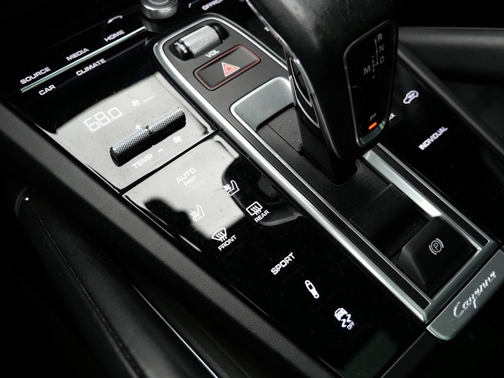 Thumbnail: 2022 Porsche Cayenne - 13