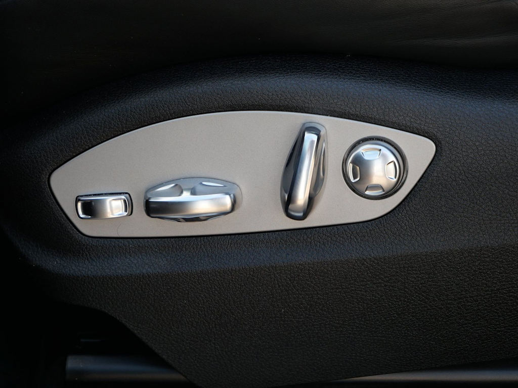 Thumbnail: 2022 Porsche Macan - 12