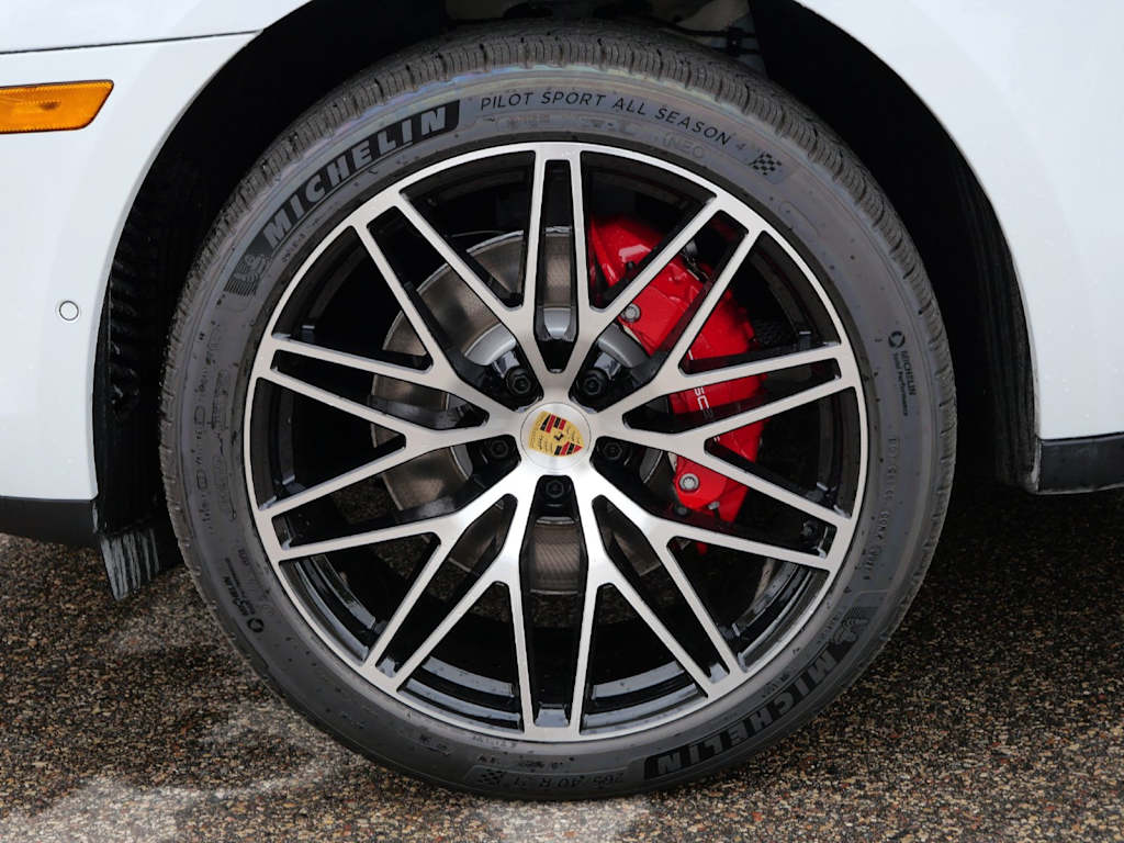 Thumbnail: 2026 Porsche Macan - 5