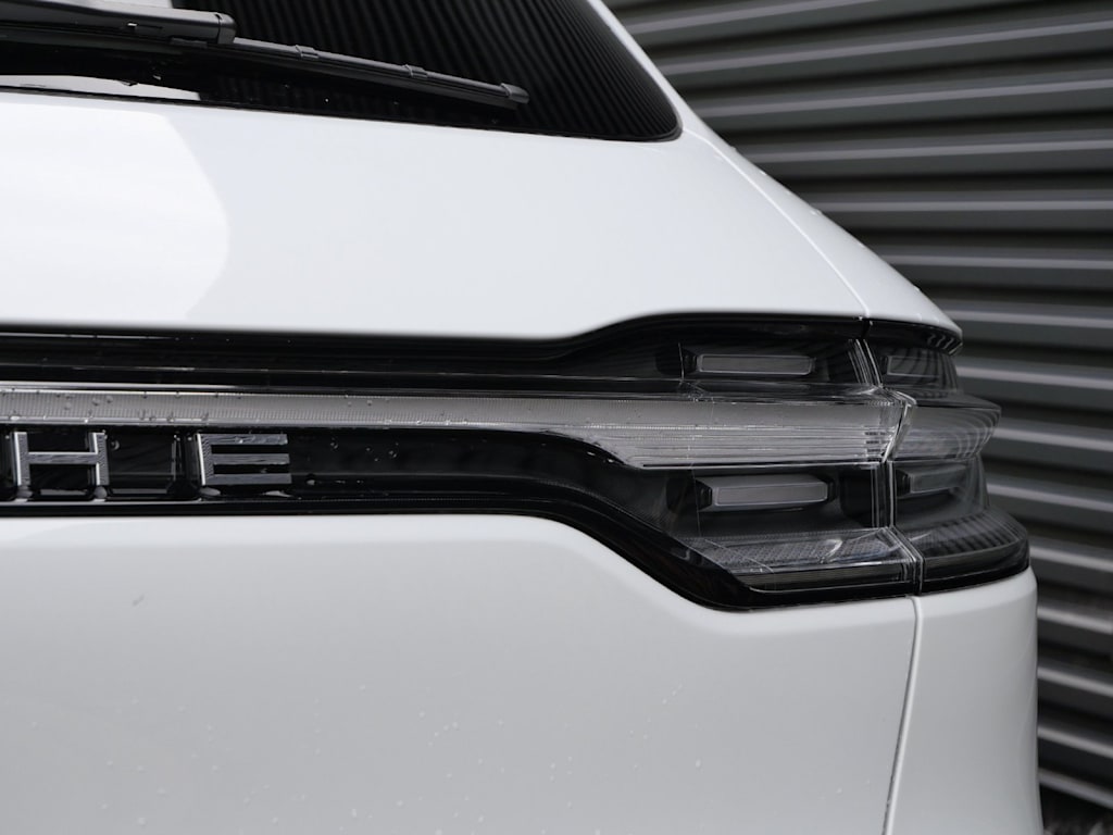 Thumbnail: 2026 Porsche Macan - 11