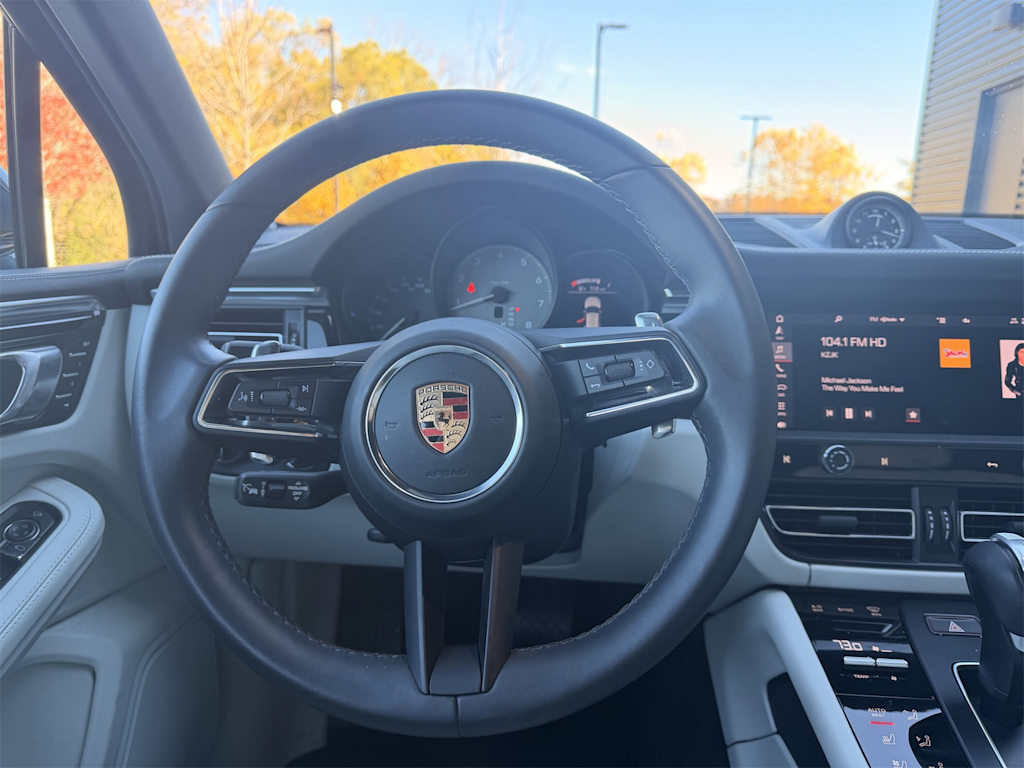 Thumbnail: 2023 Porsche Macan - 7