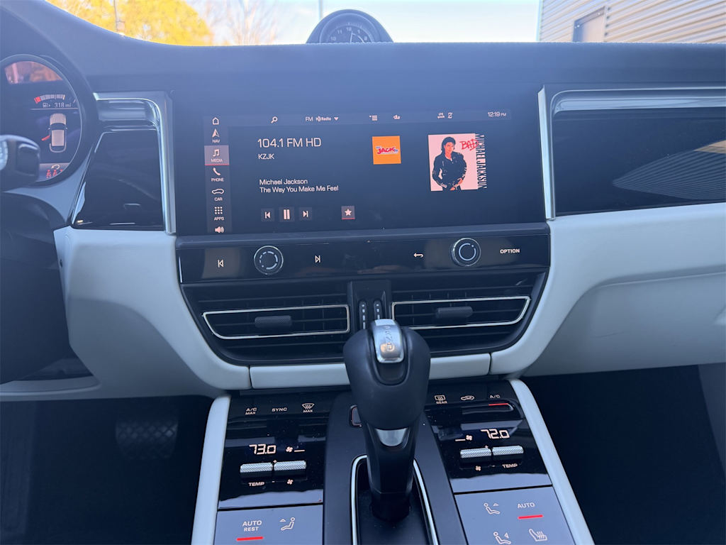 Thumbnail: 2023 Porsche Macan - 11