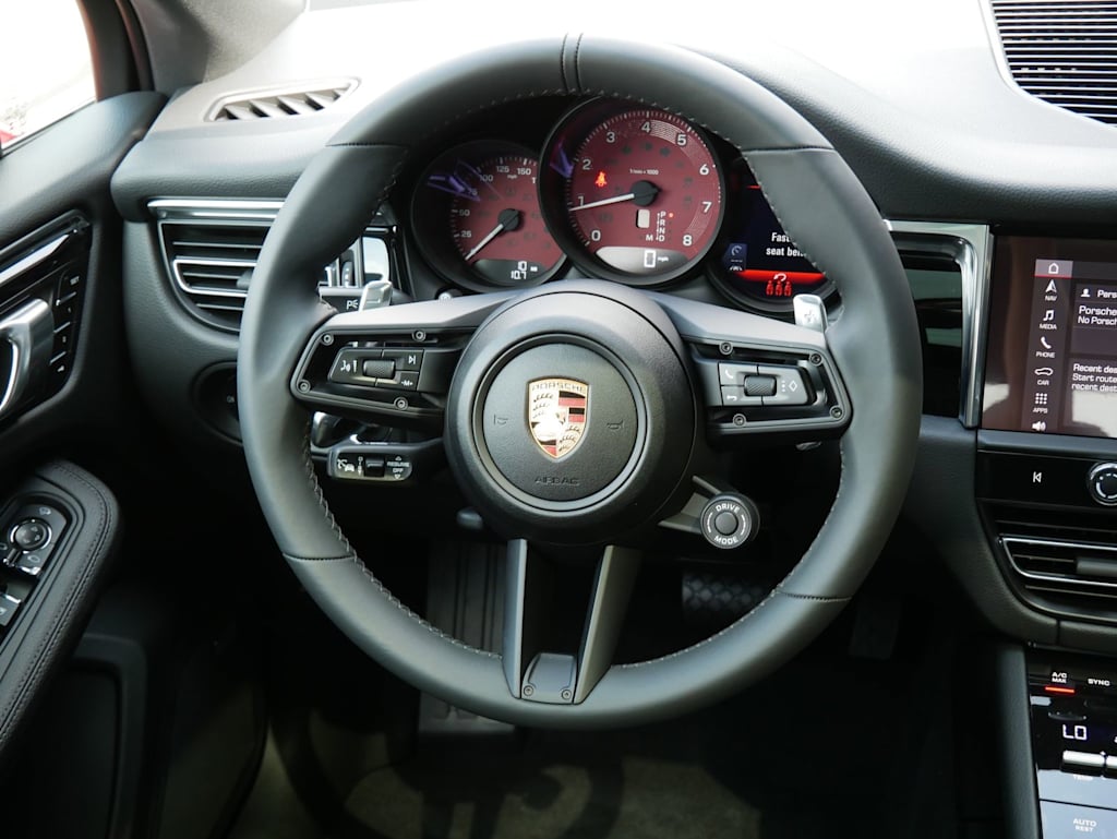 Thumbnail: 2025 Porsche Macan - 11
