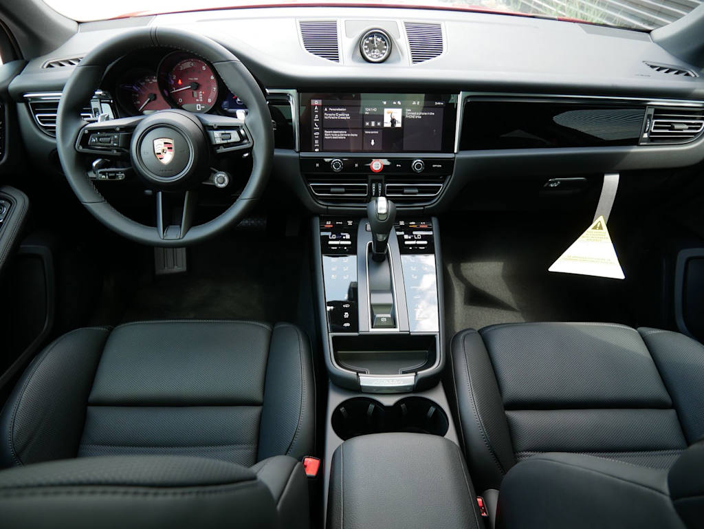 Thumbnail: 2025 Porsche Macan - 7