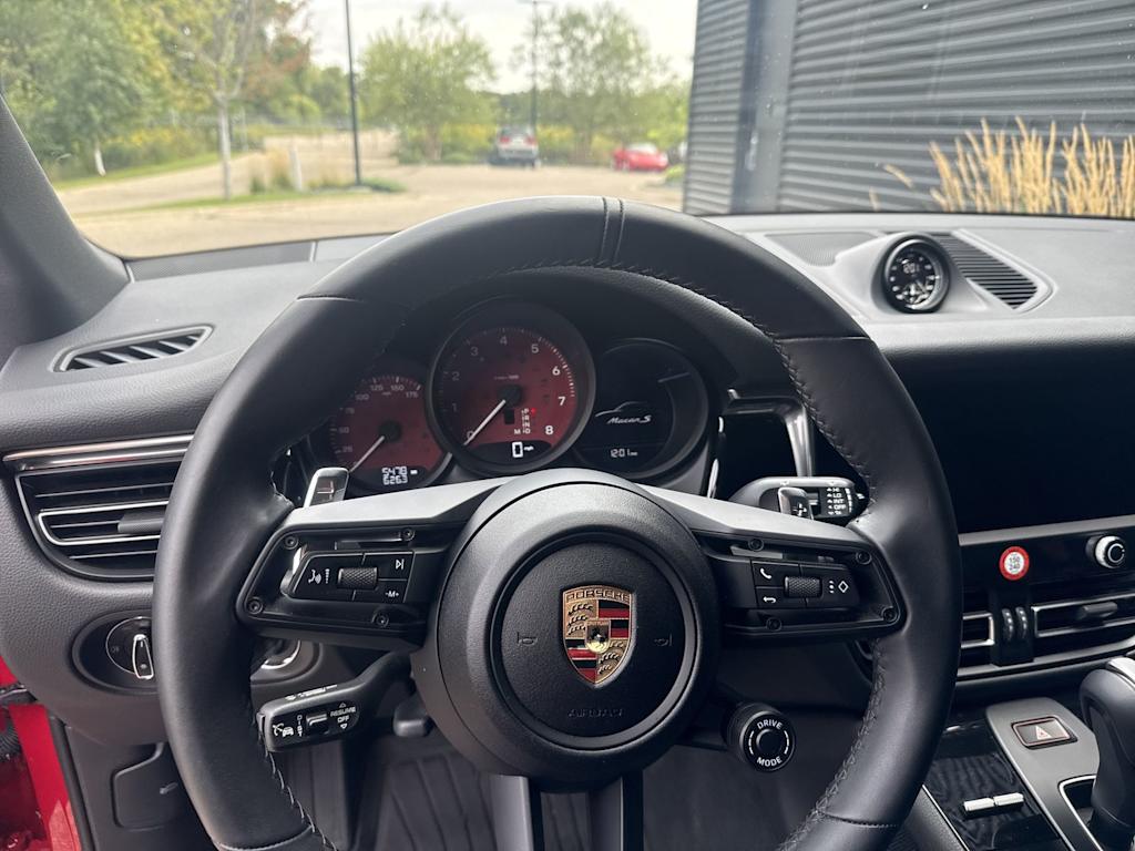 Thumbnail: 2025 Porsche Macan - 6