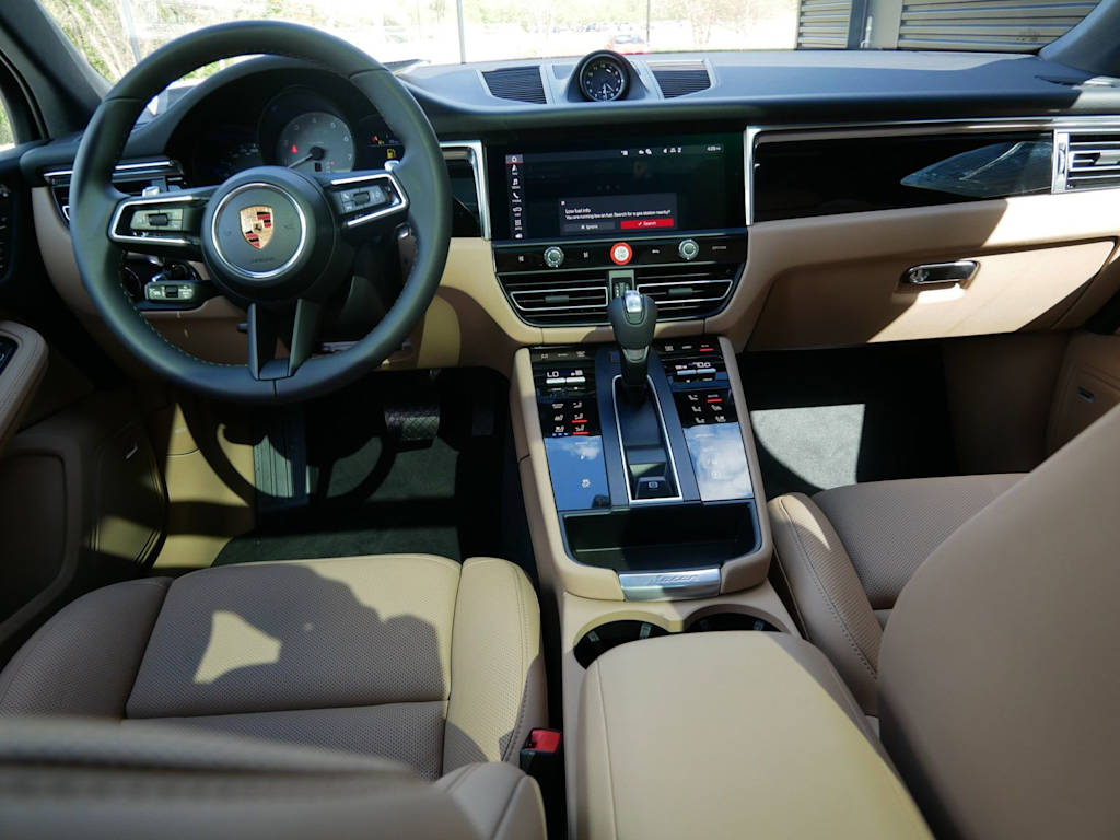 Thumbnail: 2026 Porsche Macan - 5