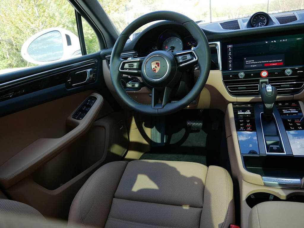 Thumbnail: 2026 Porsche Macan - 2