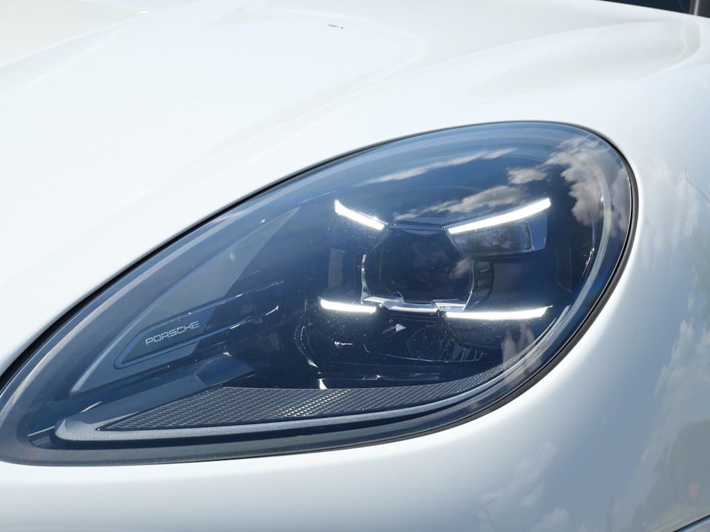 Thumbnail: 2026 Porsche Macan - 12