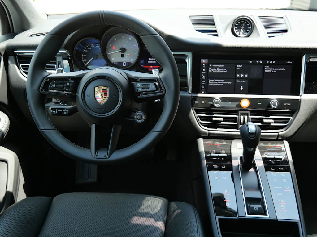 Thumbnail: 2026 Porsche Macan - 6