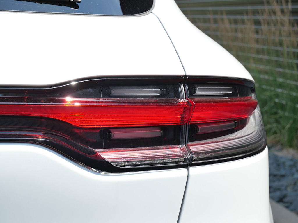 Thumbnail: 2026 Porsche Macan - 13