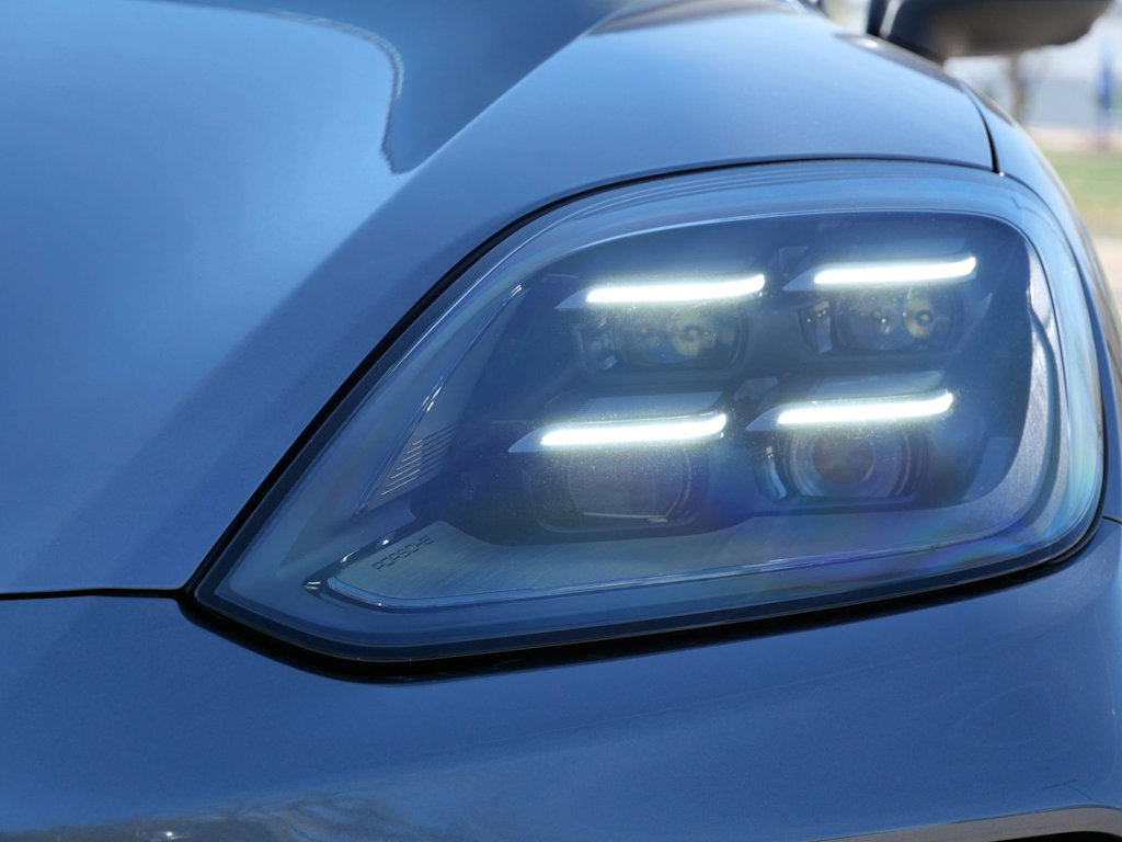 Thumbnail: 2026 Porsche Cayenne - 10