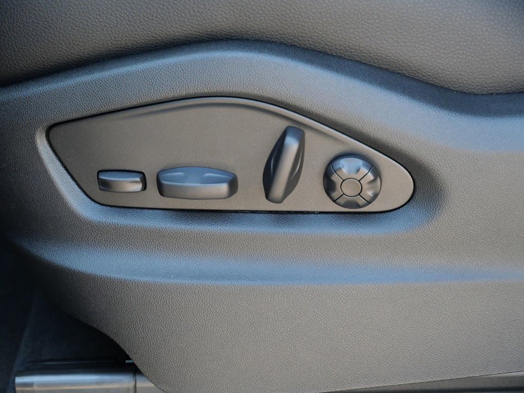 Thumbnail: 2026 Porsche Cayenne - 13