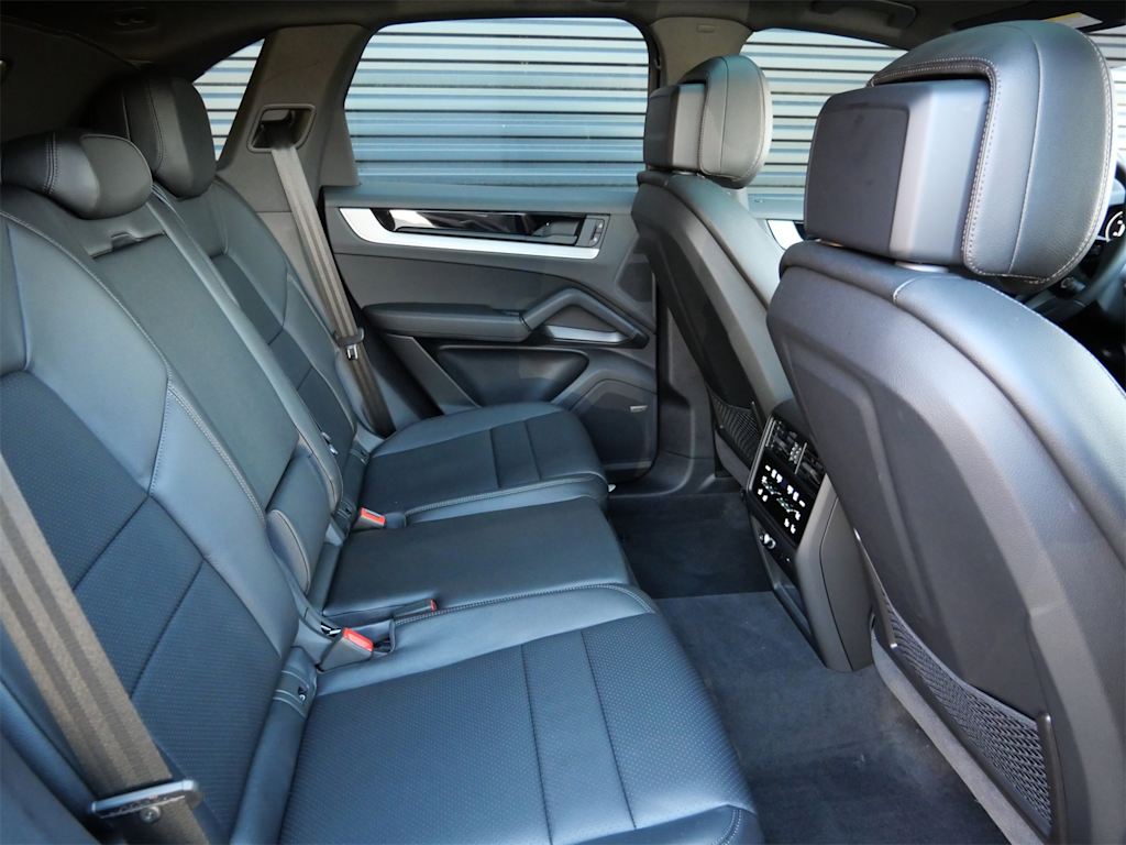 Thumbnail: 2025 Porsche Cayenne - 29