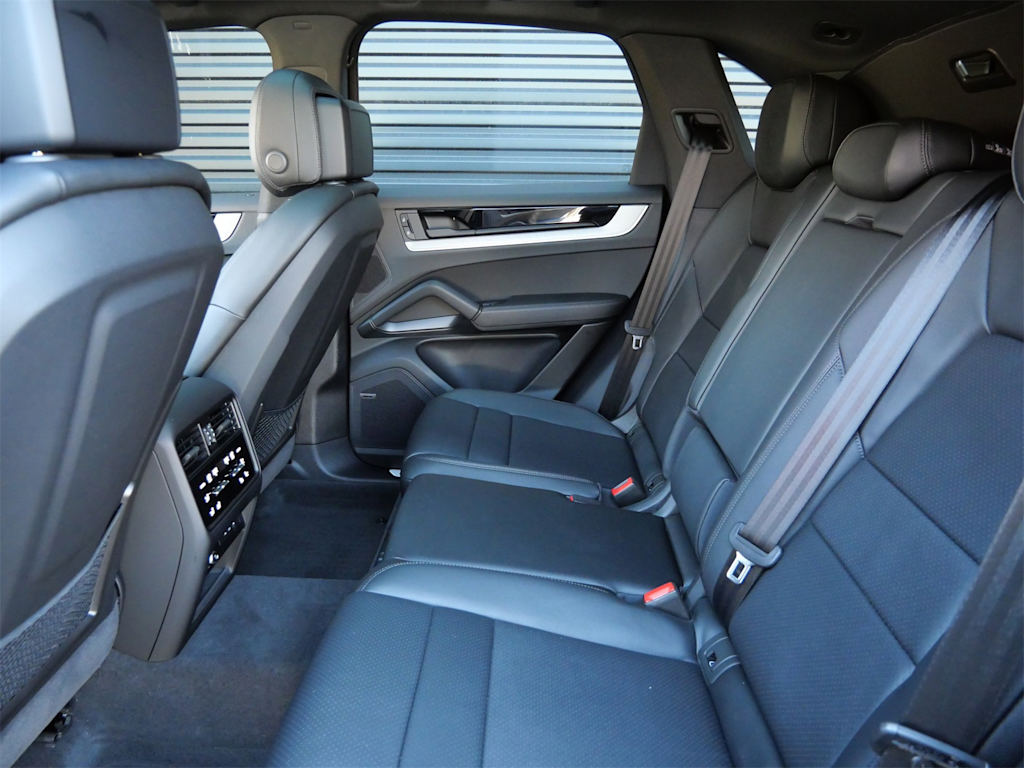 Thumbnail: 2025 Porsche Cayenne - 10