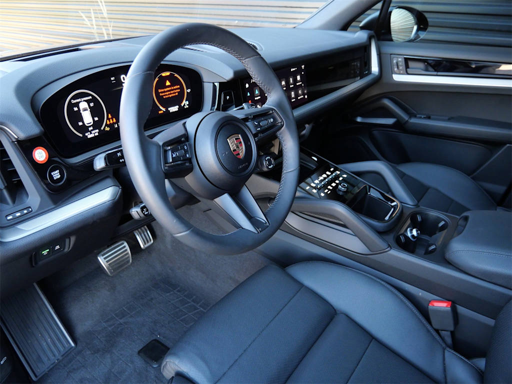 Thumbnail: 2025 Porsche Cayenne - 2