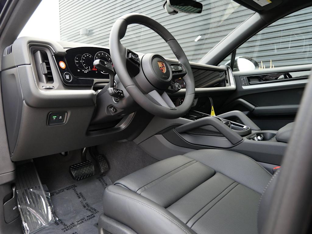 Thumbnail: 2026 Porsche Cayenne - 2