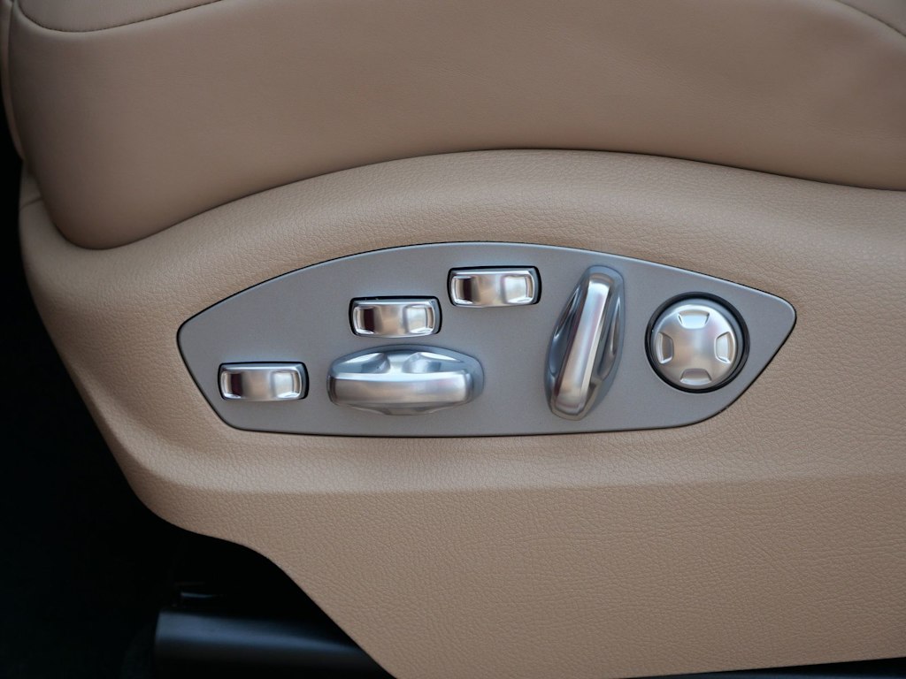 Thumbnail: 2026 Porsche Cayenne - 38