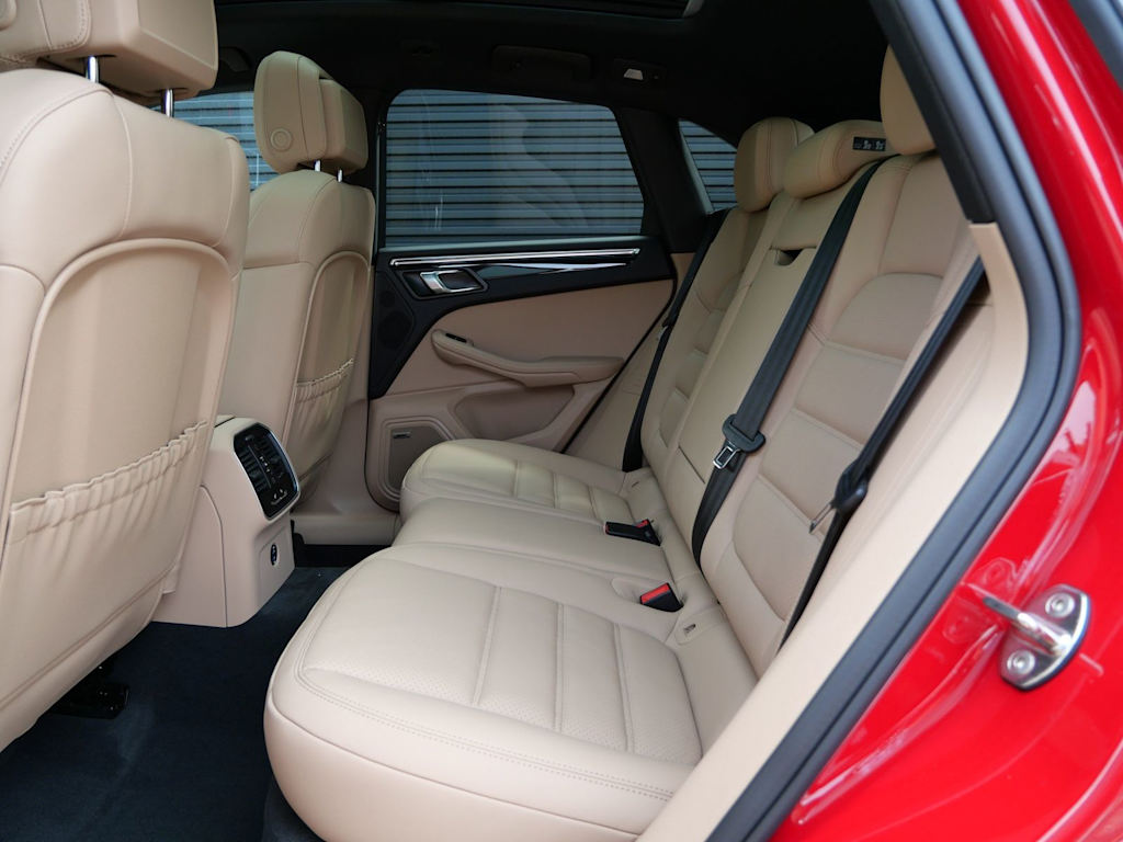 Thumbnail: 2026 Porsche Cayenne - 39