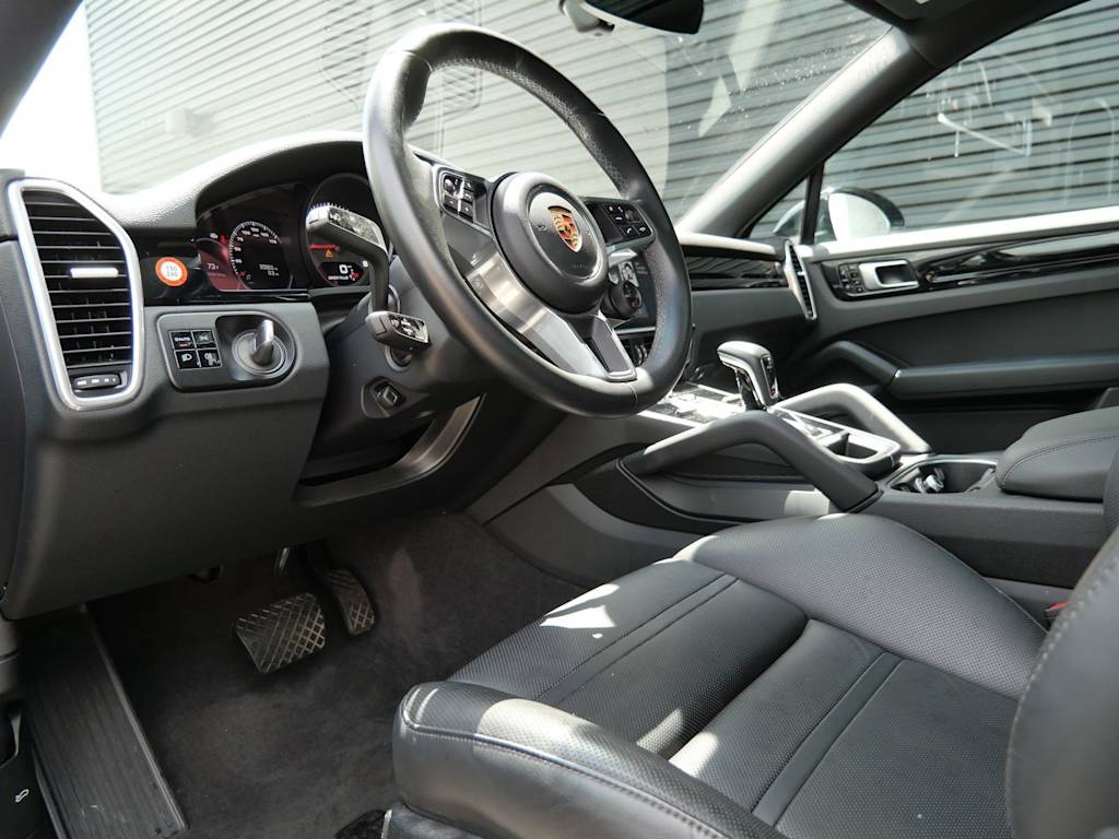 Thumbnail: 2020 Porsche Cayenne - 2