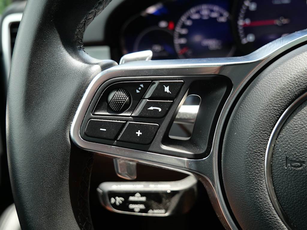 Thumbnail: 2020 Porsche Cayenne - 23