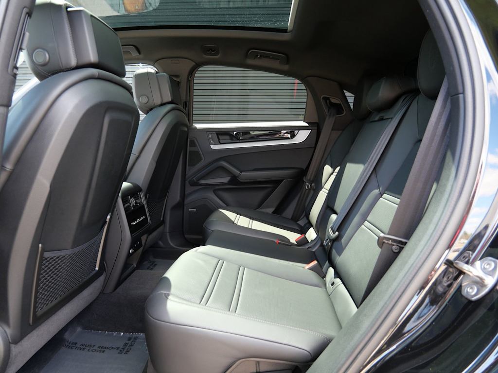 Thumbnail: 2026 Porsche Cayenne - 7