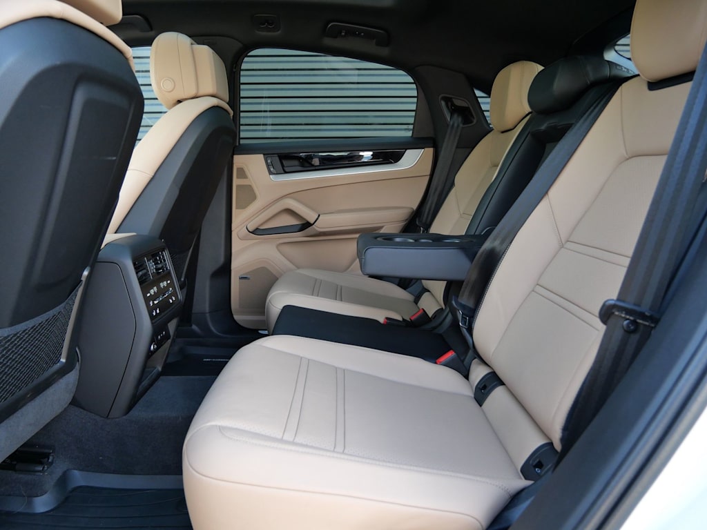 Thumbnail: 2026 Porsche Cayenne - 6