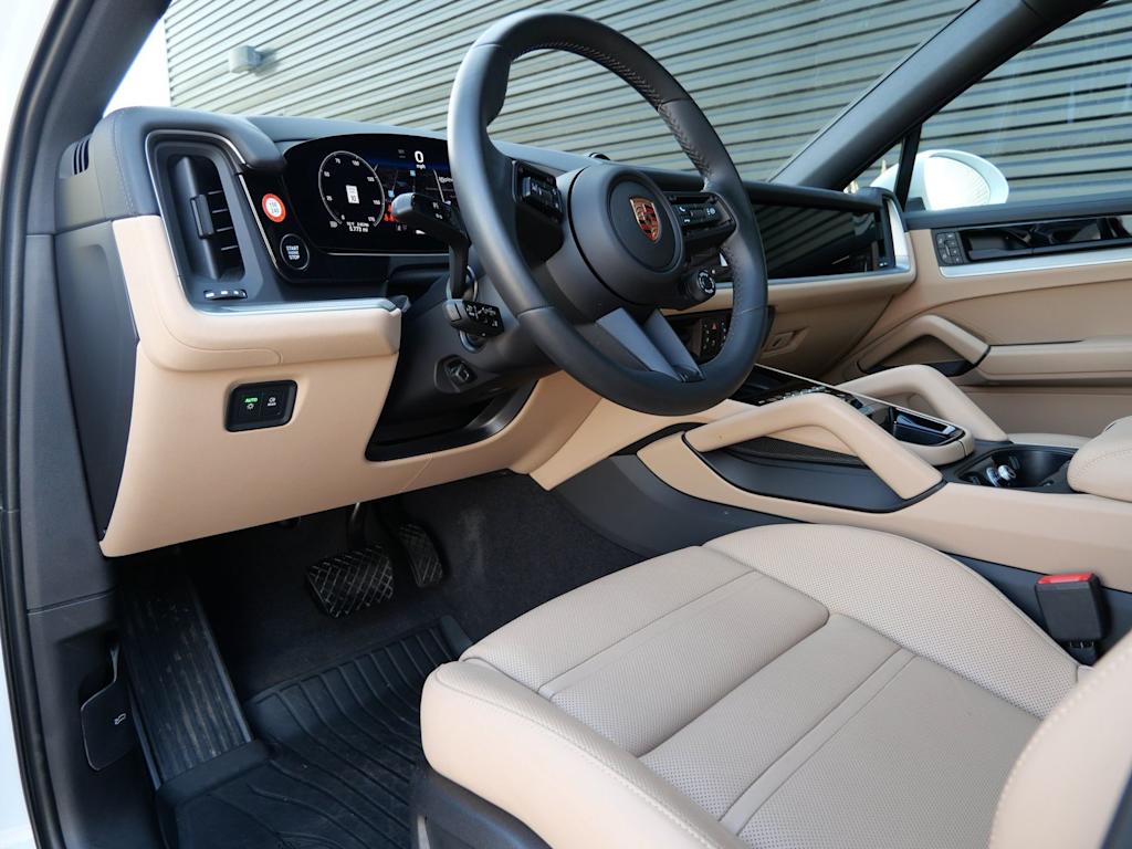 Thumbnail: 2026 Porsche Cayenne - 2