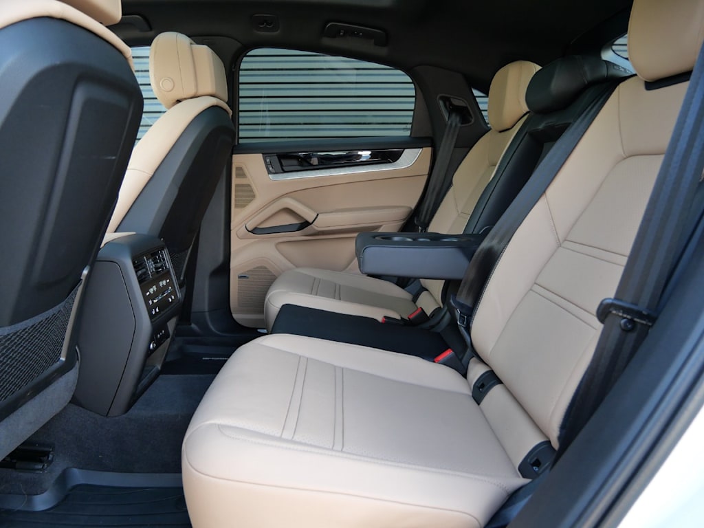 Thumbnail: 2026 Porsche Cayenne - 6