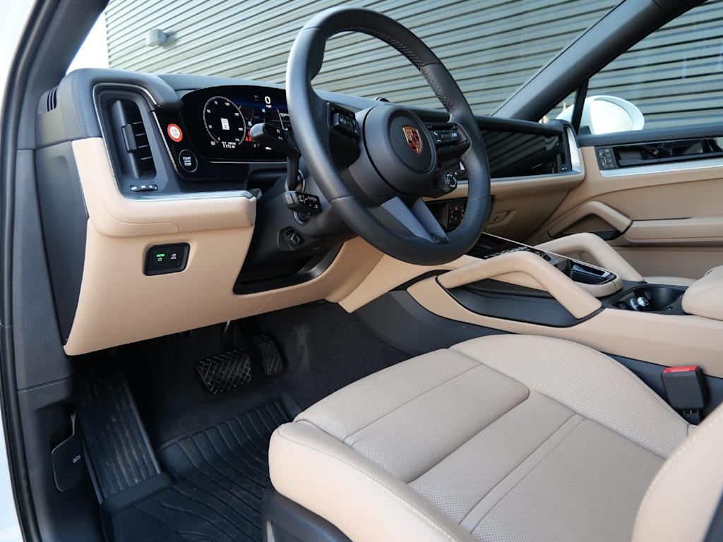 Thumbnail: 2026 Porsche Cayenne - 2