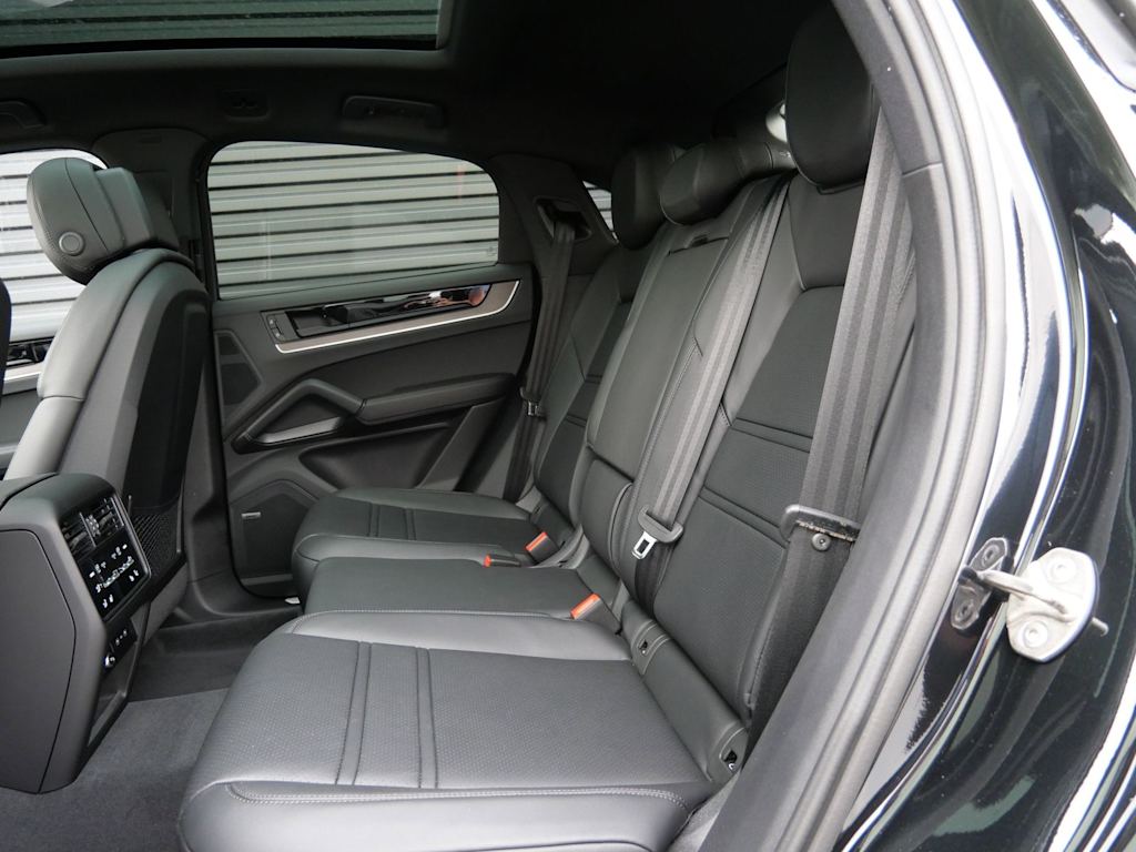 Thumbnail: 2026 Porsche Cayenne - 7