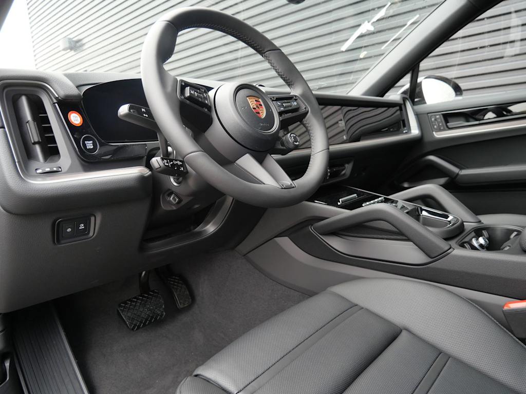 Thumbnail: 2026 Porsche Cayenne - 2
