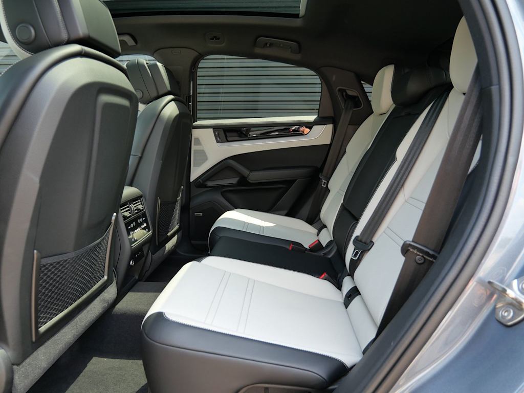 Thumbnail: 2026 Porsche Cayenne - 7
