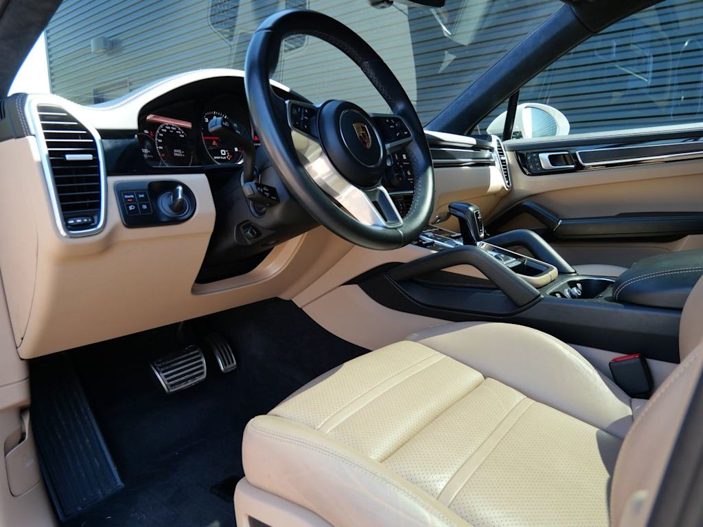 Thumbnail: 2022 Porsche Cayenne - 2