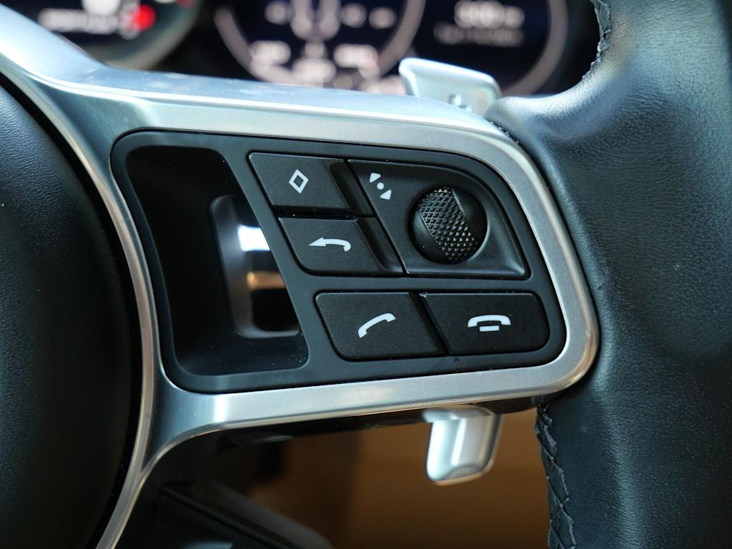 Thumbnail: 2022 Porsche Cayenne - 24
